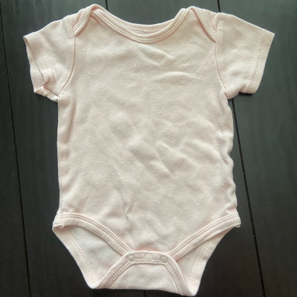 Chick pea 2 pack solid pink baby girl onesies set size 6-9M EUC - Picture 6 of 7